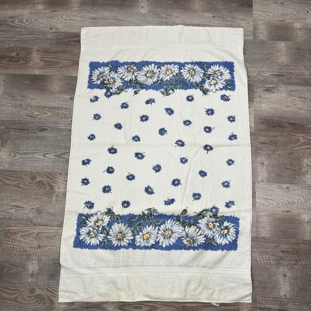 Vintage~ Cannon Bath Towel~Bright Blue Flowers~1960/1970's~ New Condition